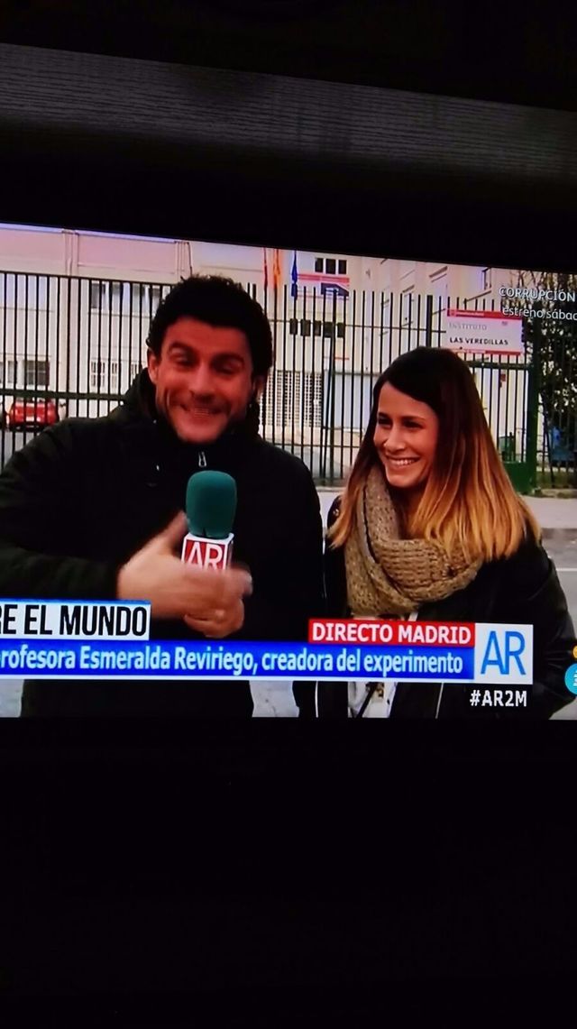 Entrevista a la puerta del Instituto