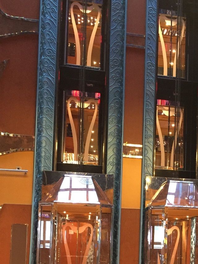 Espectaculares los ascensores 