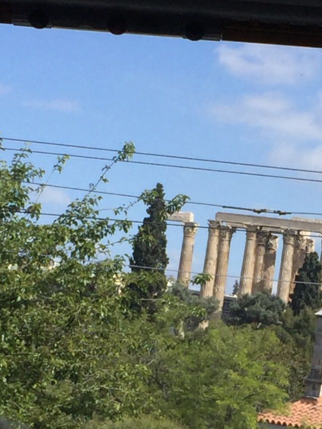 Allá a lo lejos en Atenas